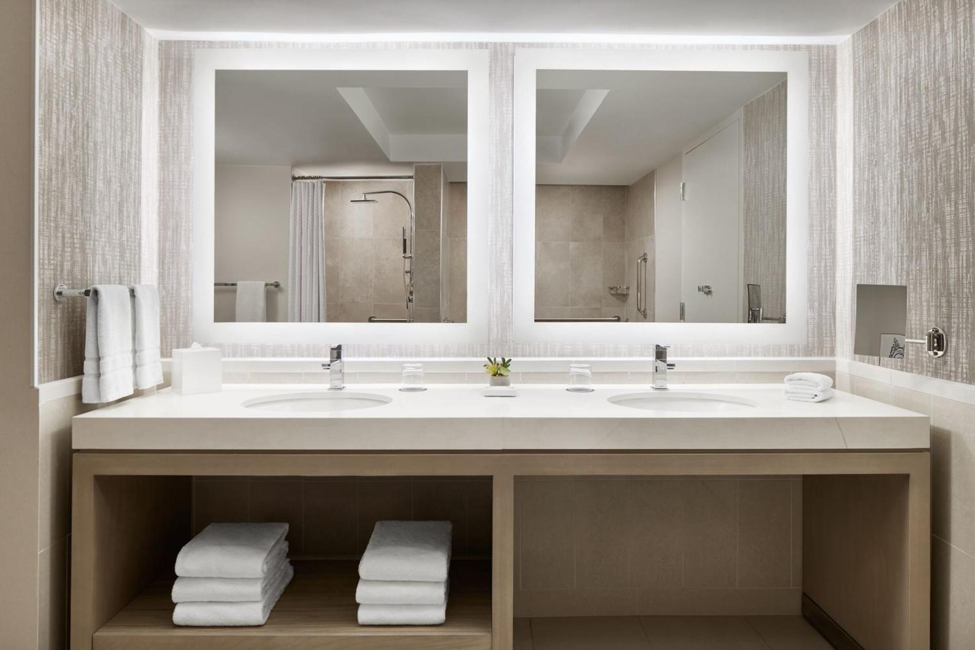 Presidential Suite, City view, Top floor